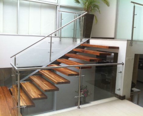 ESCALERAS EN MADERA